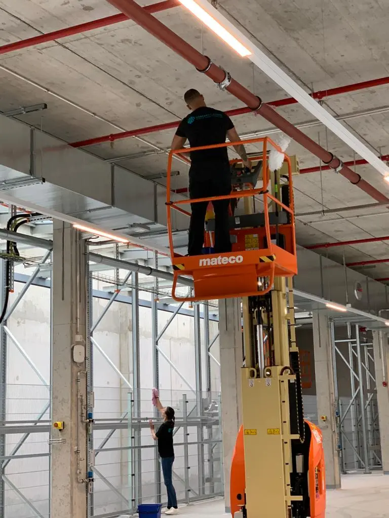 Industriereinigung in Hallen in Niedersachsen